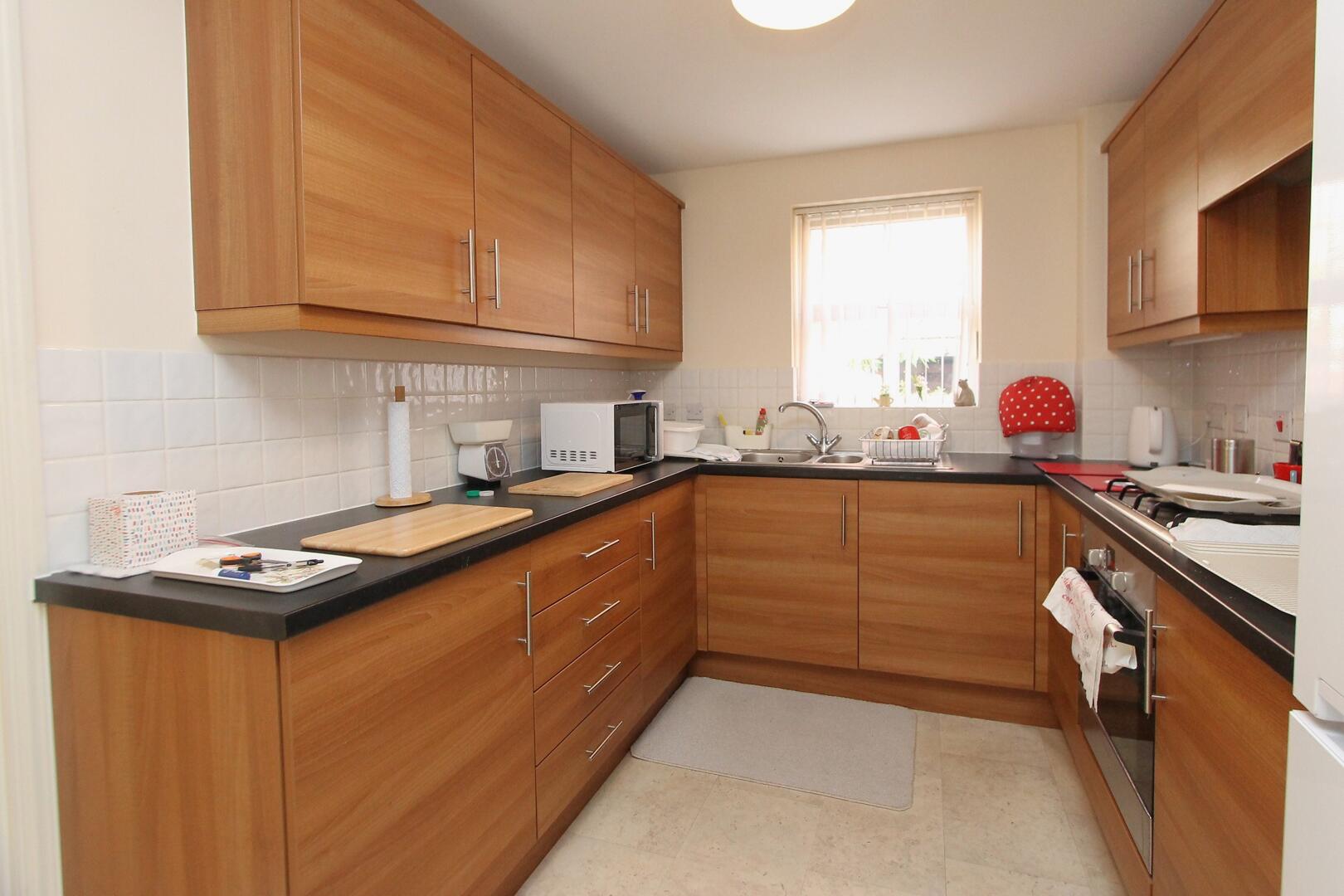 2 bed property in Trefoil Gardens, Stourbridge